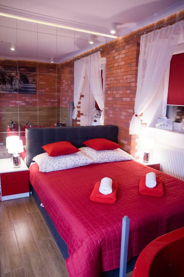 Jacuzzi Apartment Red Cracóvia Exterior foto